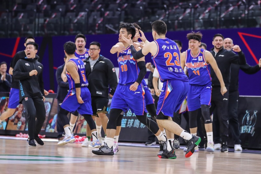  德甲联盟宣布缩减外援名额引发各队不满情绪