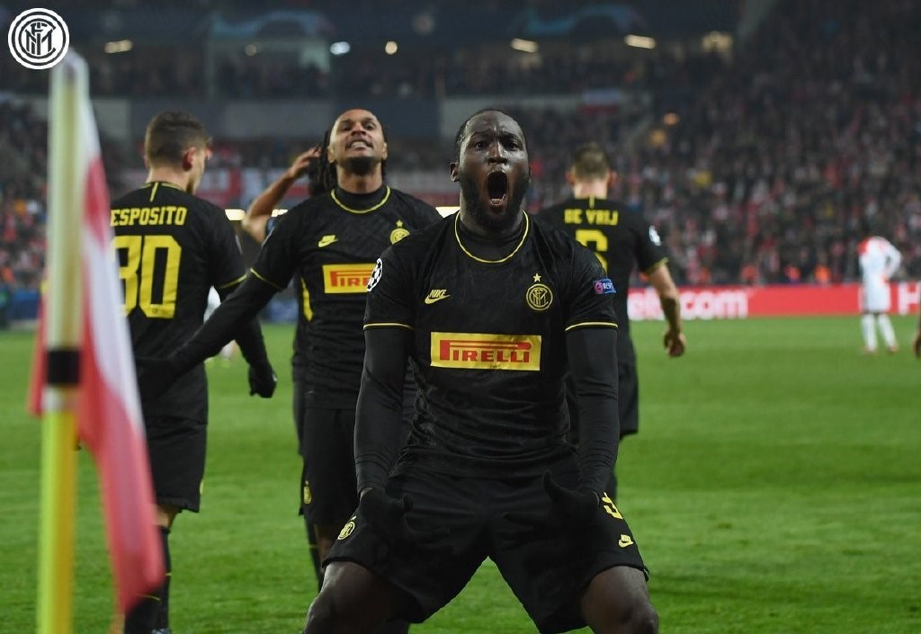 28, 蓝黑军团连胜势头遭强敌终结  