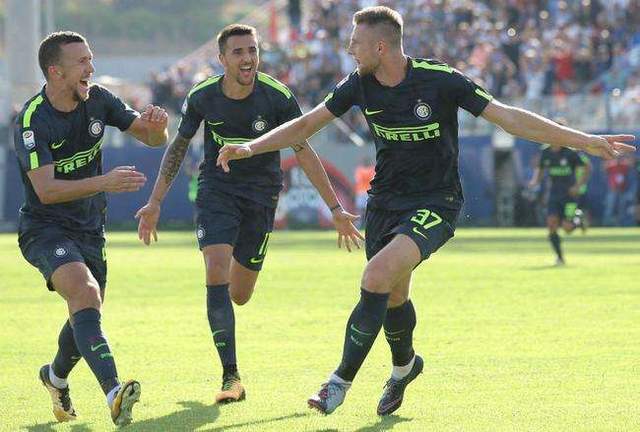  国米铁卫什克里尼亚尔头槌制胜，终结米兰德比  