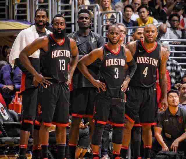  红黑军团锋线哑火，主场憾平劲旅那不勒斯